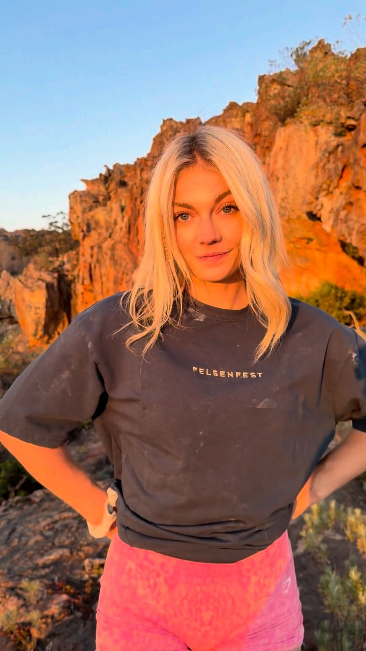 Anni im Felsenfest Oversized Boulder-Shirt